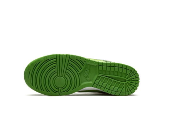 Dunk Low Retro "Chlorophyll" - Image 4
